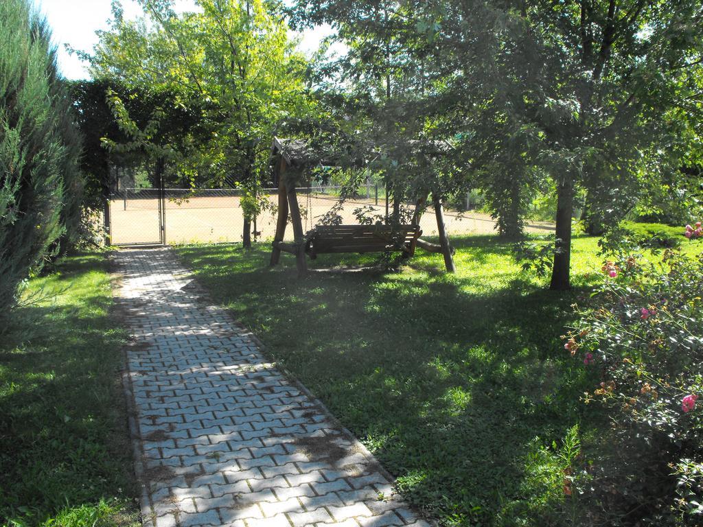 Agnes Pihenohaz Hotel Szilvasvarad Bagian luar foto